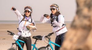 Raid Solidaire Sahraouiya :2ème journée, les participantes surmontent 44 km d’épreuves dans le désert de Dakhla
